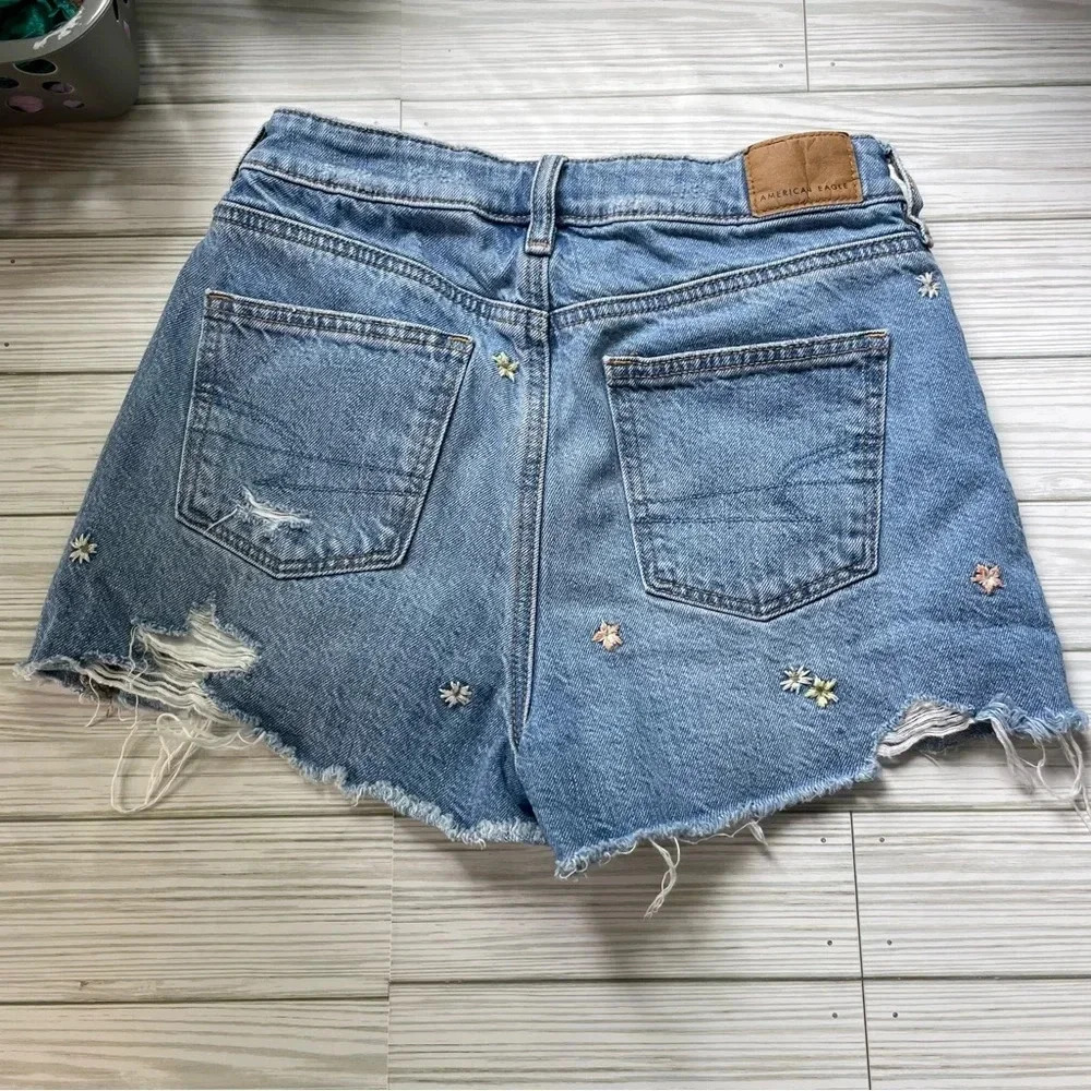 American eagle high rise embroidered mom shorts size 00 - Picture 7 of 10